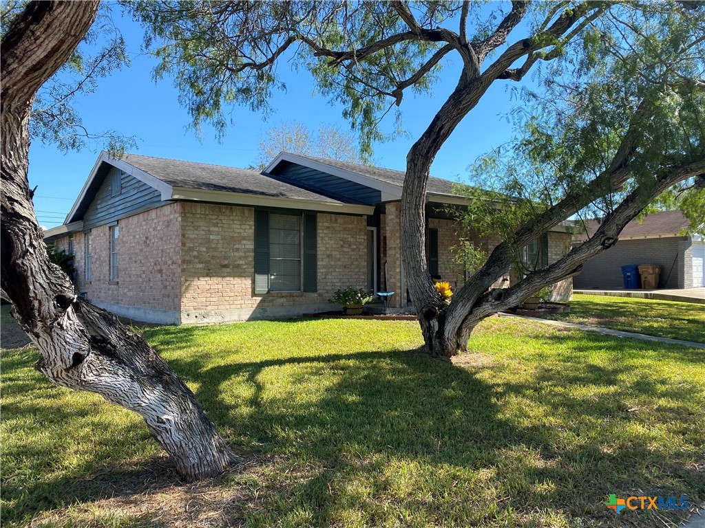 5901 Shadow Wood Drive