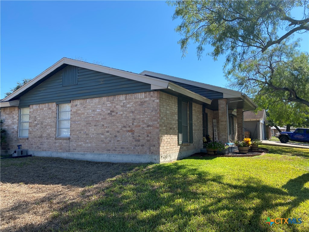 5901 Shadow Wood Drive