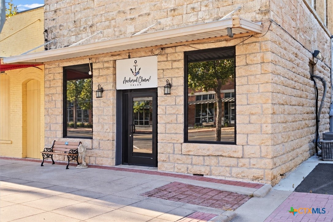 107 W Center Street