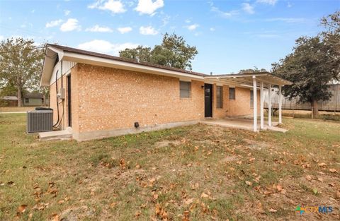 A home in Goliad