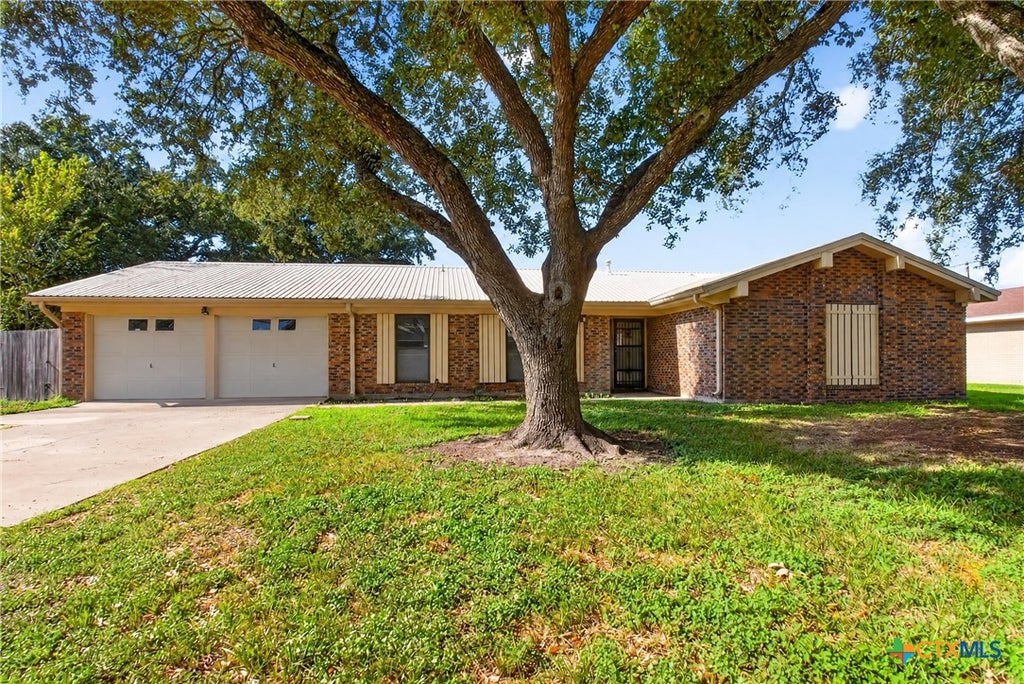 Photo of 1008 Virgina Street ST, Edna, TX 77957 (MLS # 628084)