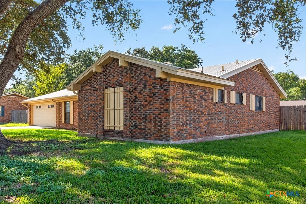 Photo of 1008 Virgina Street ST, Edna, TX 77957 (MLS # 628084)