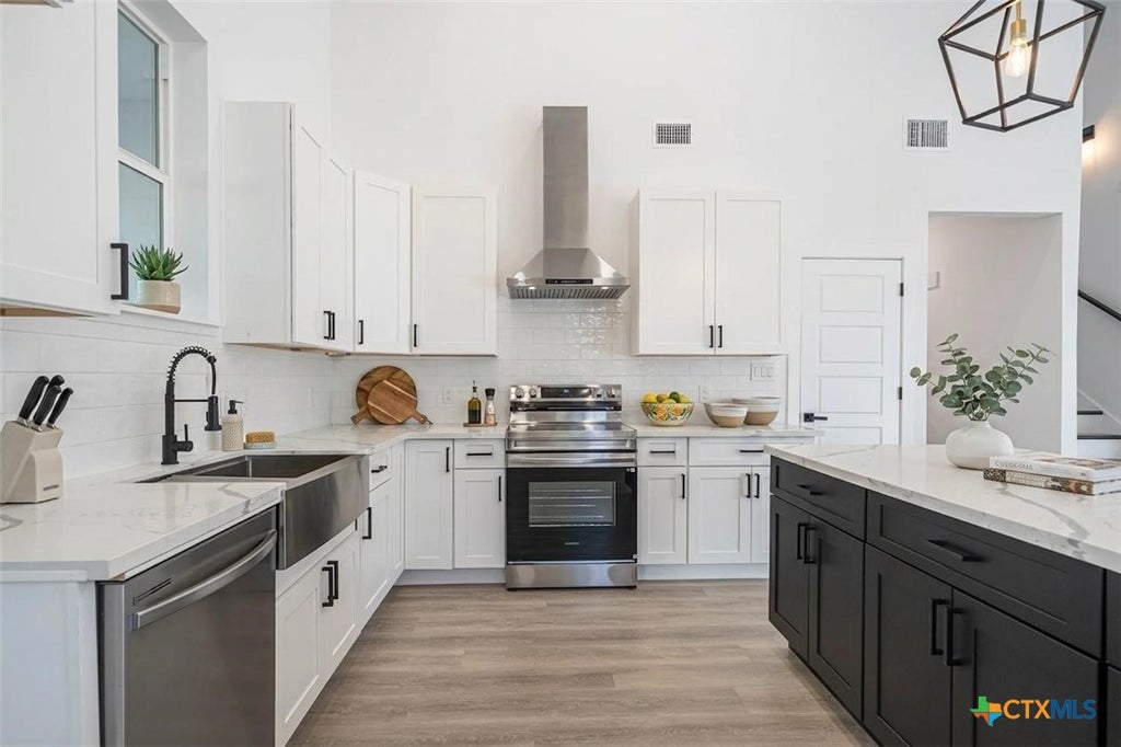 Photo of 4 Huisache Lane, Wimberley, TX 78676 (MLS # 621241)