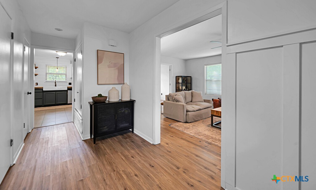 3506 Oakridge Boulevard