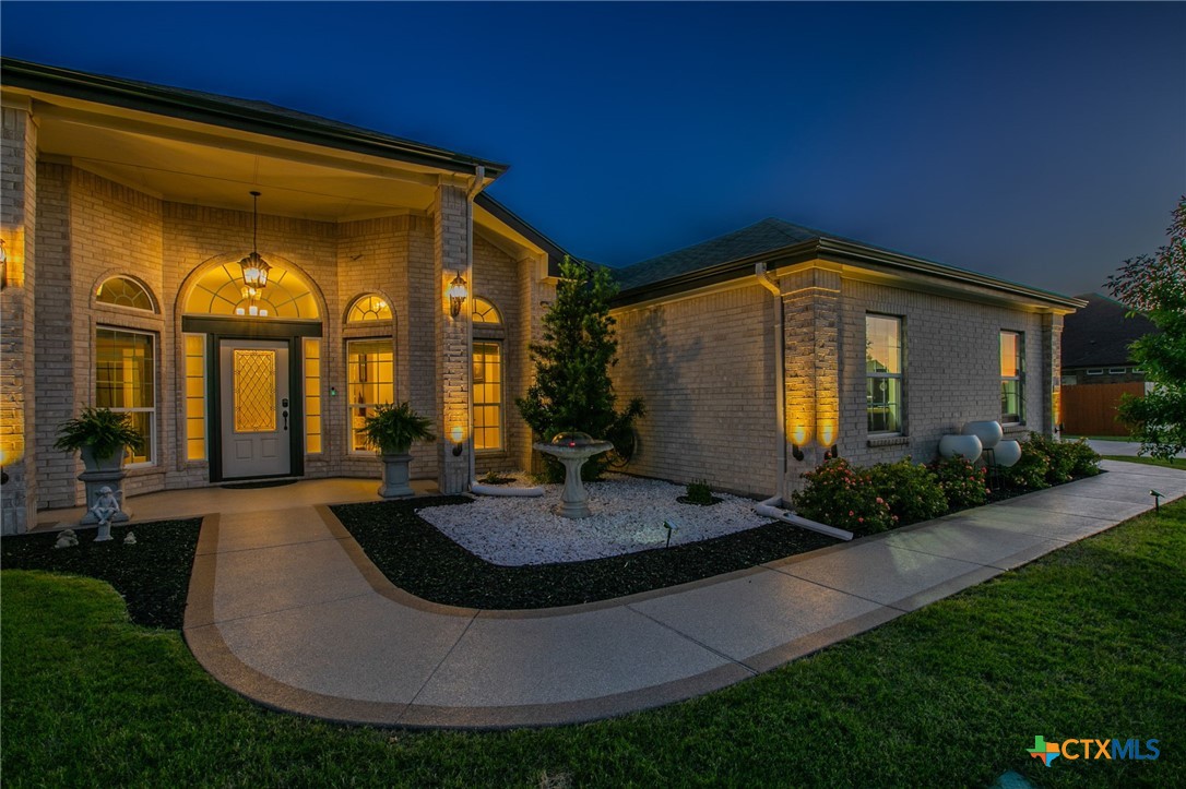 8325 Tesoro Drive