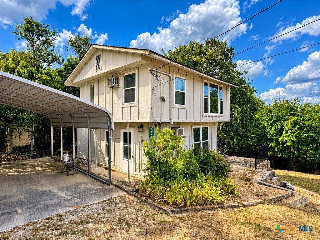 4040 Leila Lane