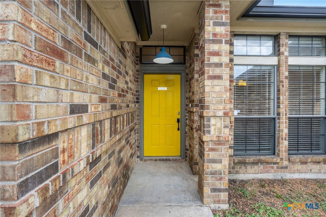 1002 Windy Hill Road