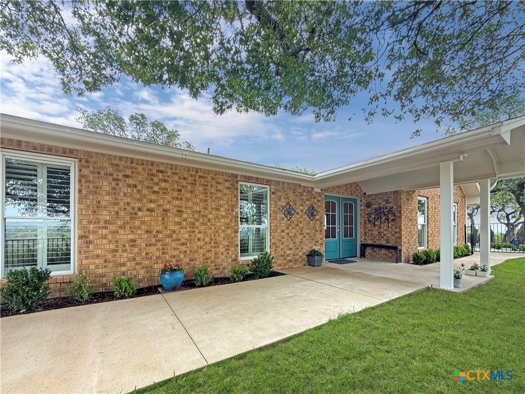 2237 Apache Drive