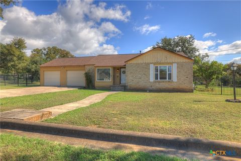 Photo of 800 N Bishop Street, San Marcos, TX 78666 (MLS # 607877)