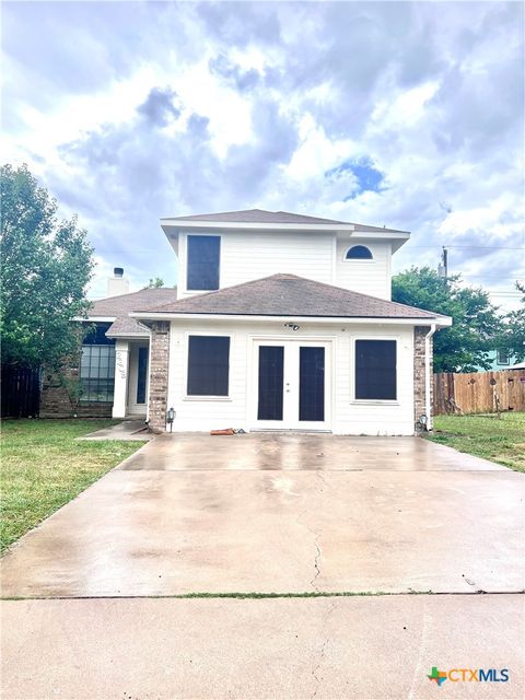 Photo of 2308 Bluebonnet Drive, Killeen, TX 76549 (MLS # 611626)