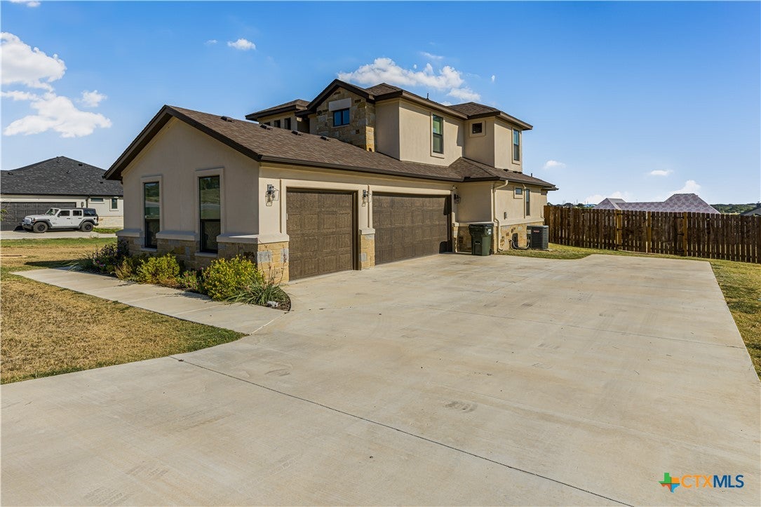 1018 Saddle Bluff Drive