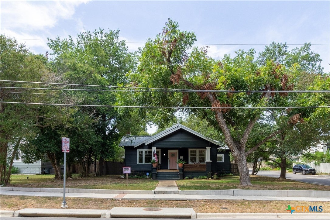 902 W Hopkins Street