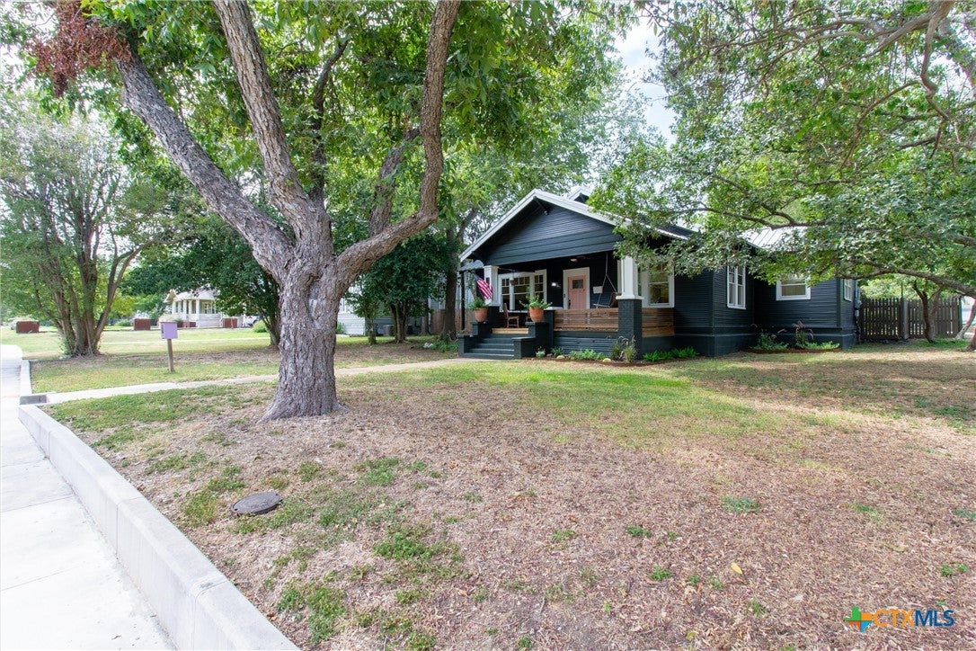 902 W Hopkins Street