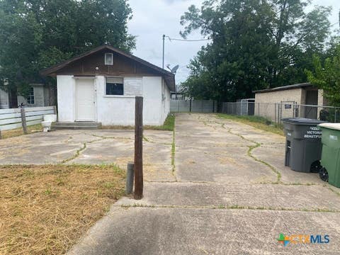 Photo of 2516 Ozark Street, Victoria, TX 77901 (MLS # 620588)