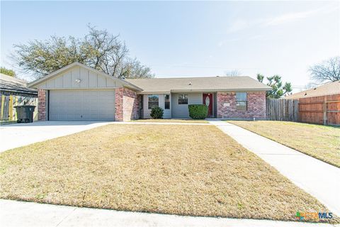 Photo of 2404 Hidden Hill Drive, Killeen, TX 76543 (MLS # 605635)