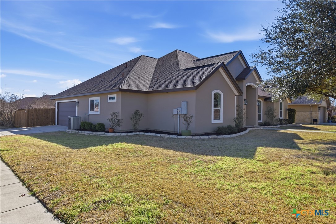 647 Oak Creek Parkway