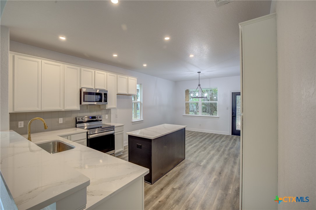 Wimberley, Texas 78676, United States, 3 Bedrooms Bedrooms, ,2 BathroomsBathrooms,Residential,Active,249372