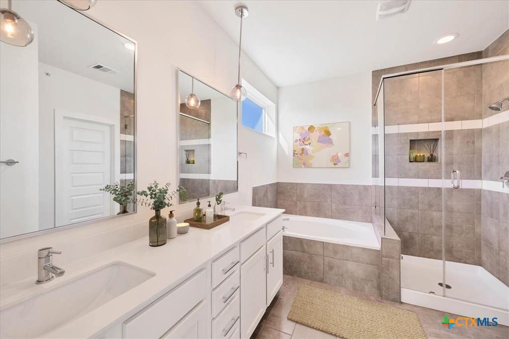 Photo of 8922 Menchaca Road #906, Austin, TX 78748 (MLS # 598774)