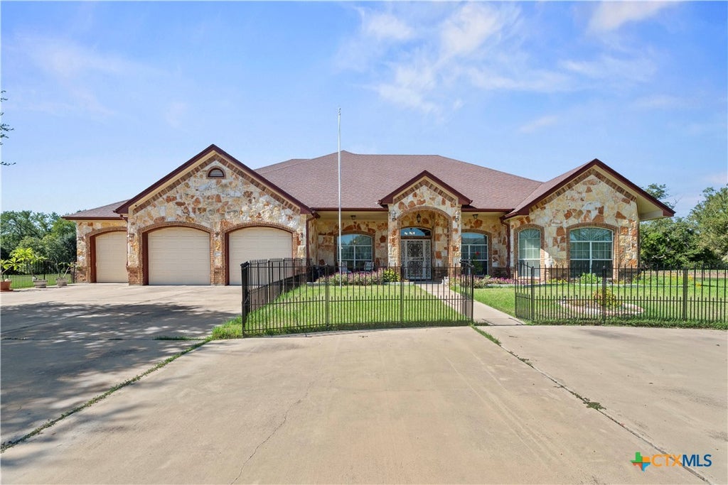 Photo of 5005 Deerwood Loop, Killeen, TX 76542 (MLS # 627299)