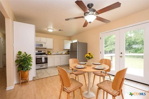 Photo of 806 S 19th Street, Copperas Cove, TX 76522 (MLS # 611646)