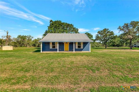 Photo of 180 Colake Drive, Victoria, TX 77905 (MLS # 612451)