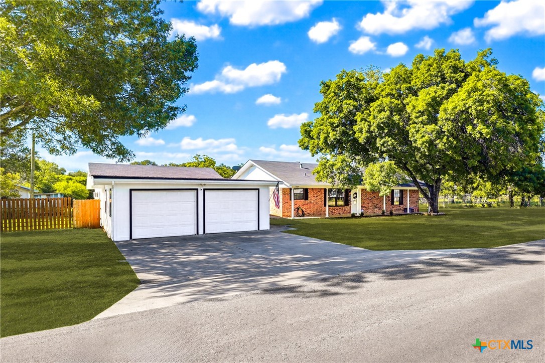 1350 Mary Preiss Drive