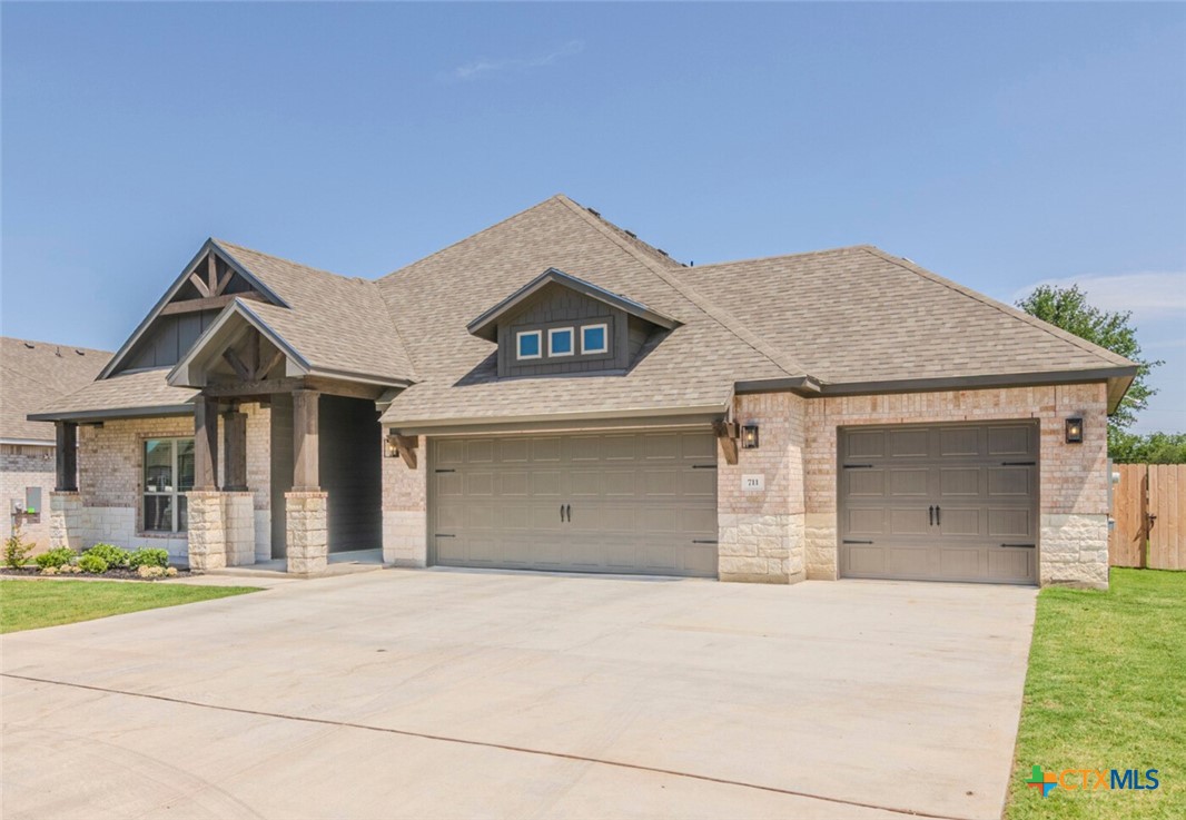 711 Saddlehorn Drive