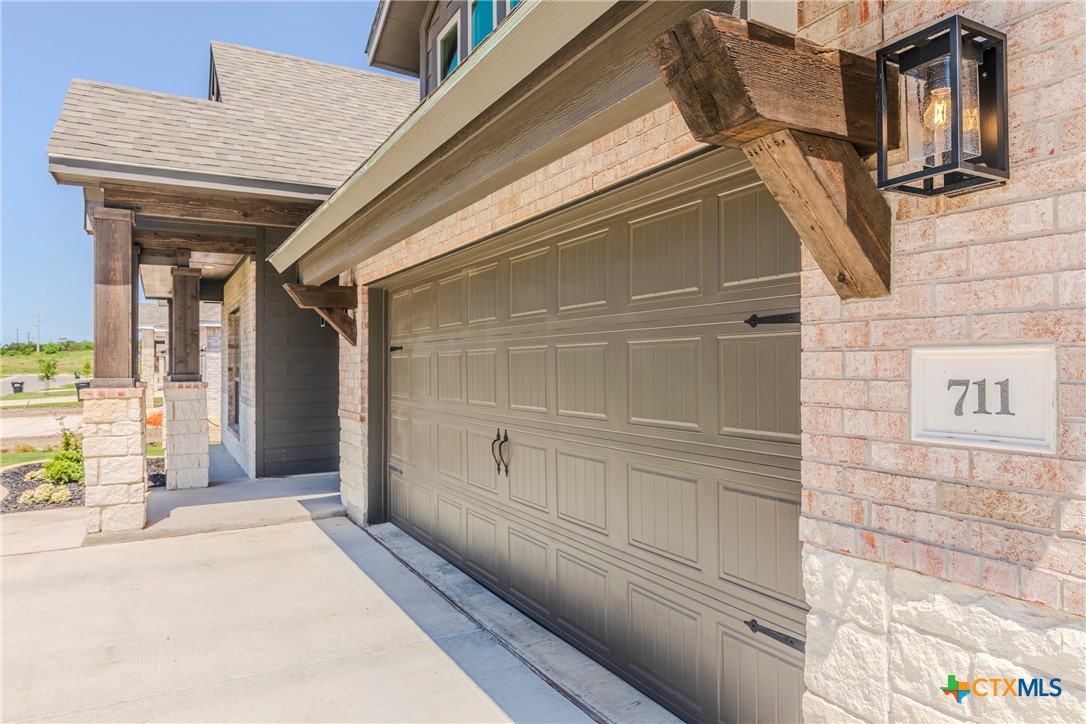 711 Saddlehorn Drive