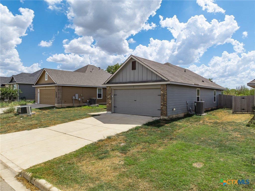 3038 Dade Loop