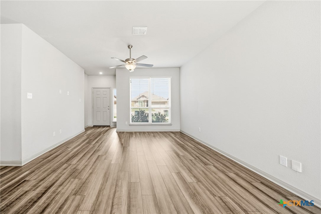 3038 Dade Loop