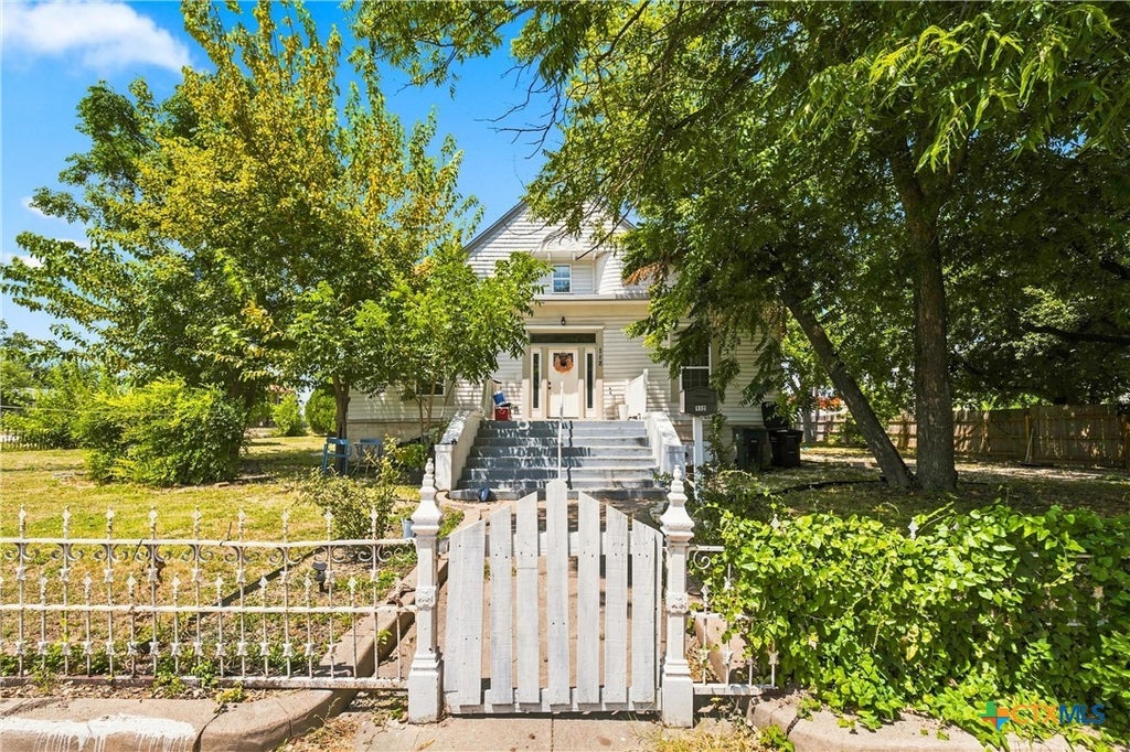 Photo of 112 W Avenue I, Temple, TX 76504 (MLS # 623185)