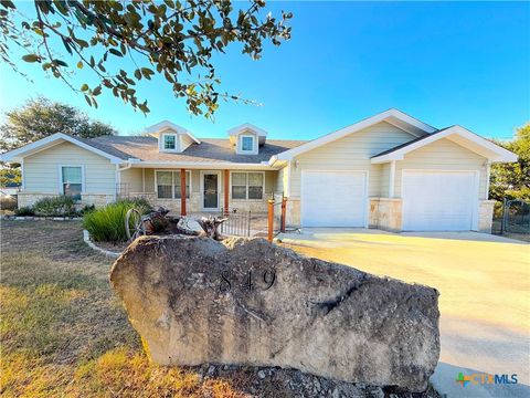 Photo of 849 Scenic Hills Drive, Canyon Lake, TX 78133 (MLS # 595111)