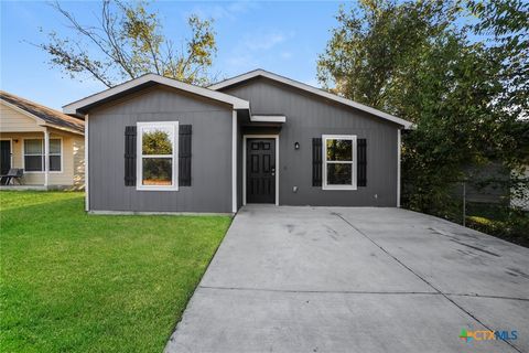 Photo of 503 Henderson Street, Temple, TX 76501 (MLS # 598147)