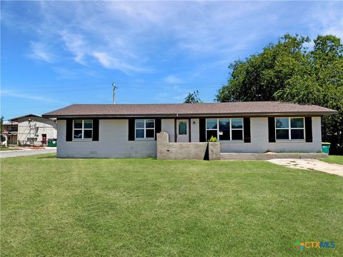 Photo of 1311 W Main Street, Gatesville, TX 76528 (MLS # 596633)