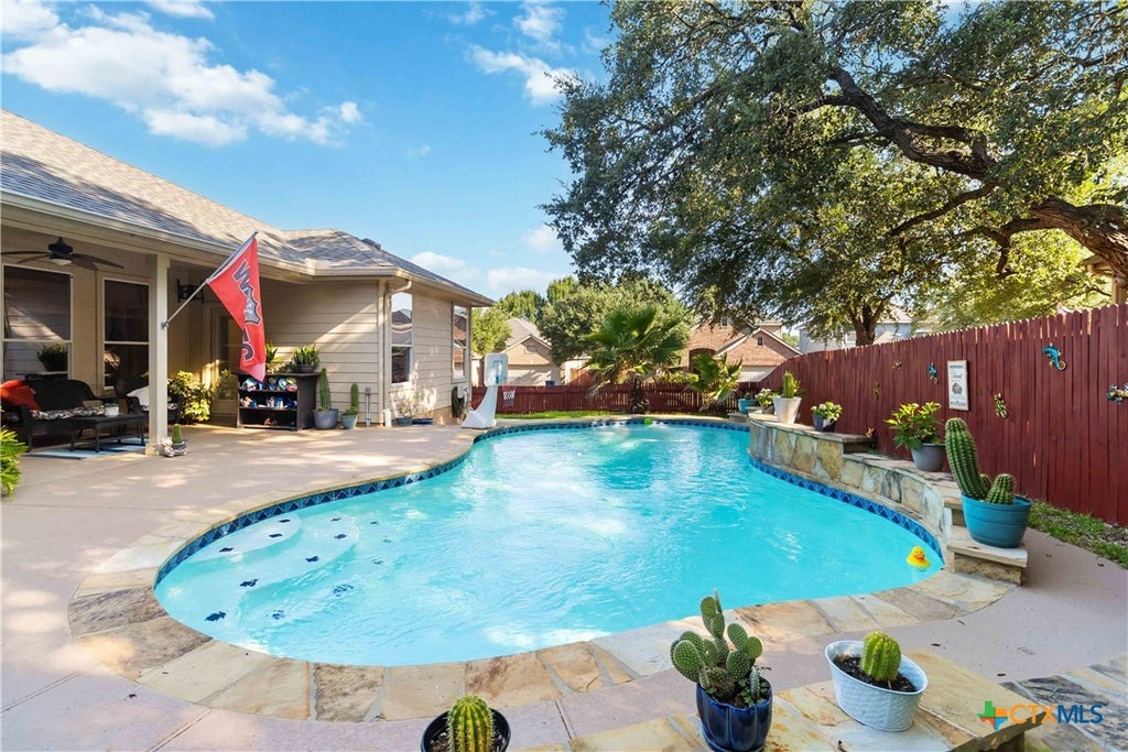 Photo of 792 San Luis, New Braunfels, TX 78132 (MLS # 622391)