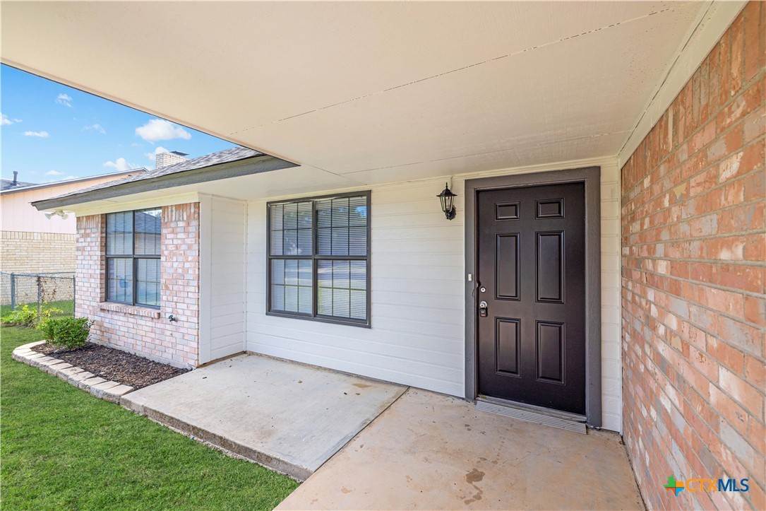 1404 Clairidge Avenue