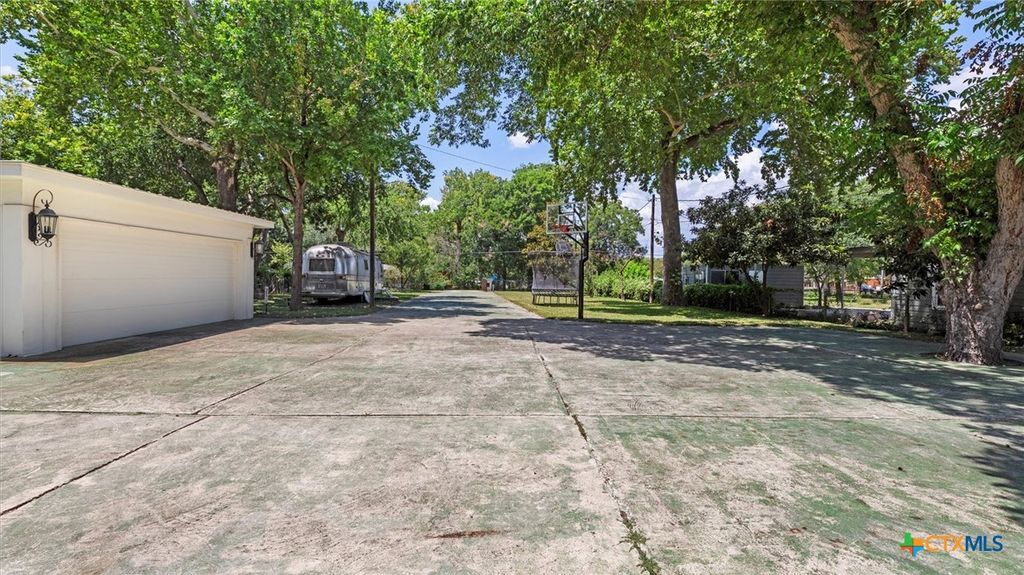 Photo of 2323 Terminal Loop Road, McQueeney, TX 78123 (MLS # 610708)