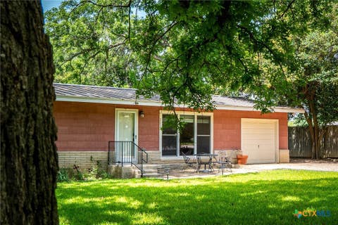 Photo of 2052 Gruene Road, New Braunfels, TX 78130 (MLS # 622051)