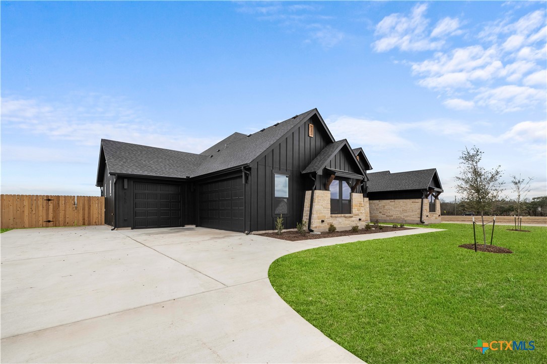 6831 Lacey Oak Drive