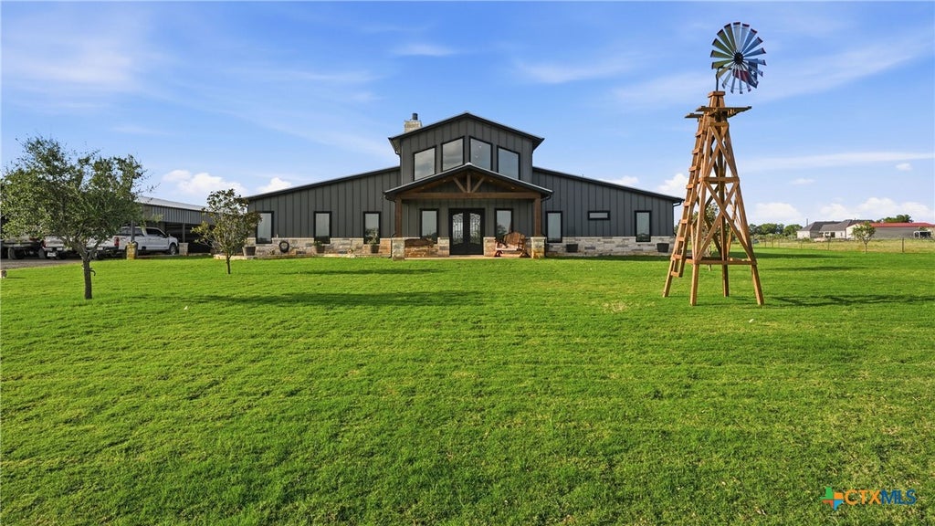 Photo of 12093 Sulphur Springs Road, Adkins, TX 78101 (MLS # 624303)