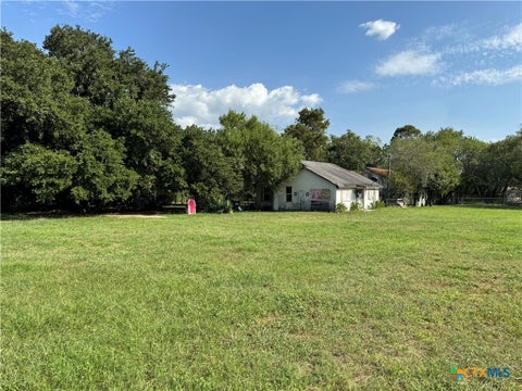 Photo of 505 S Esplanade Street, Cuero, TX 77954 (MLS # 621621)