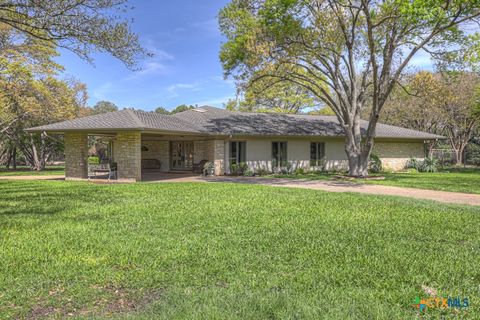 Photo of 8 Trophy Lane, New Braunfels, TX 78132 (MLS # 608592)