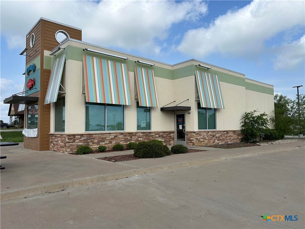 3015 W Washington