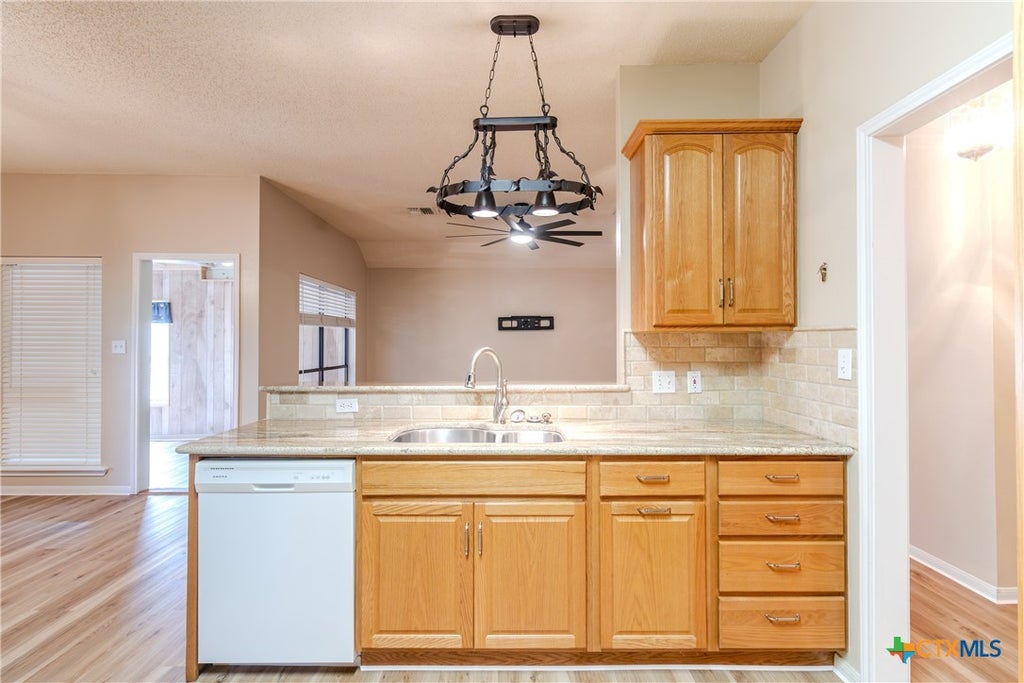 Photo of 114 Bridle Lane, Victoria, TX 77904 (MLS # 627959)