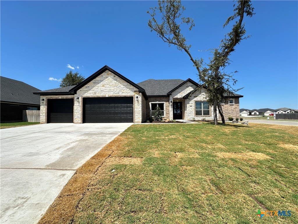 Photo of 800 Eagle Heights Drive, Salado, TX 76571 (MLS # 622772)