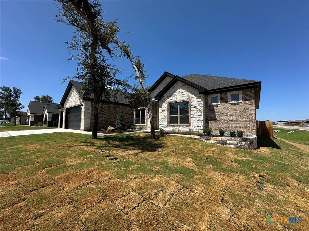 Photo of 800 Eagle Heights Drive, Salado, TX 76571 (MLS # 622772)