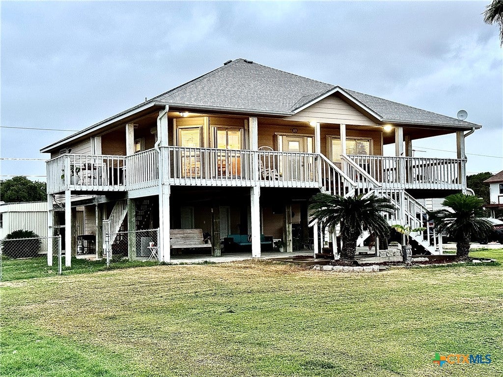 Photo of 2507 W Bayshore Drive, Palacios, TX 77465 (MLS # 628055)