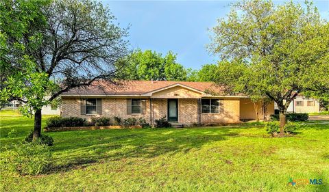 6 Gulf Avenue Rogers TX 76569