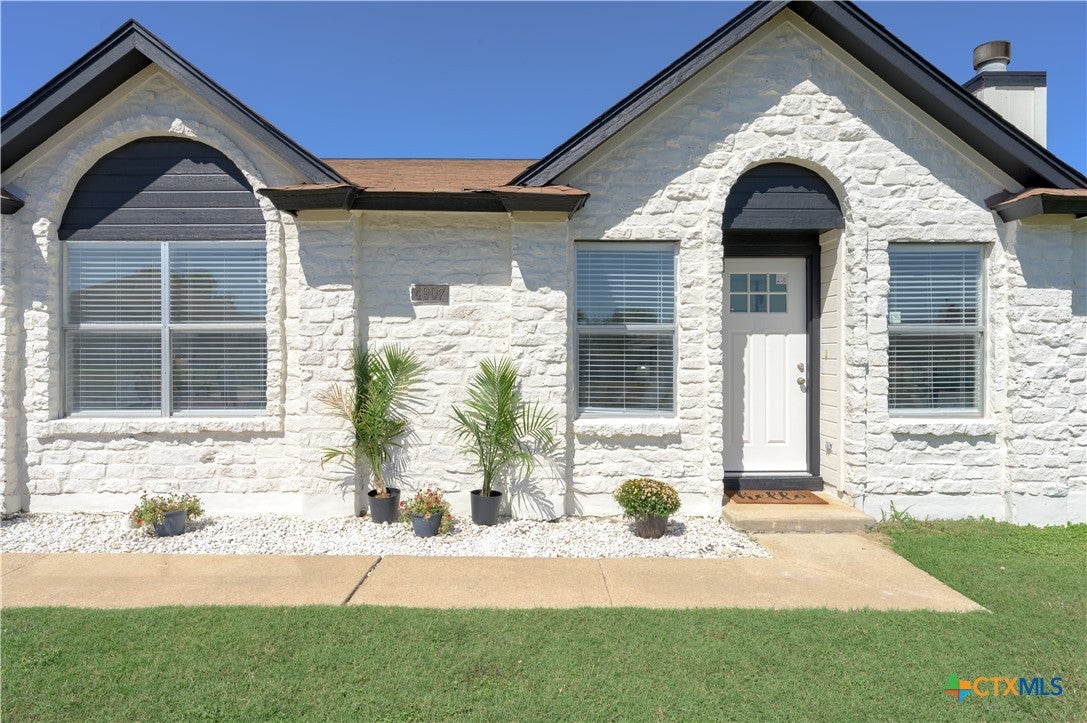 4907 Parkwood Drive