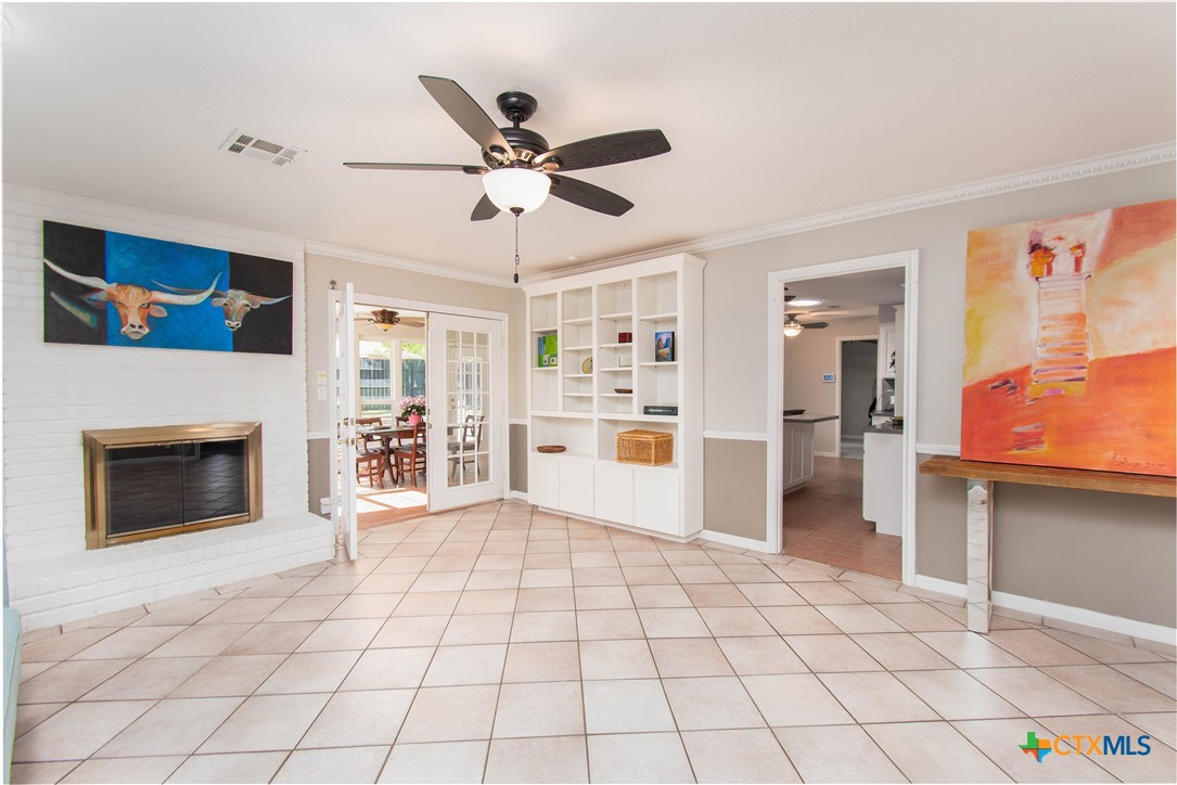 18 Morgans Point Boulevard